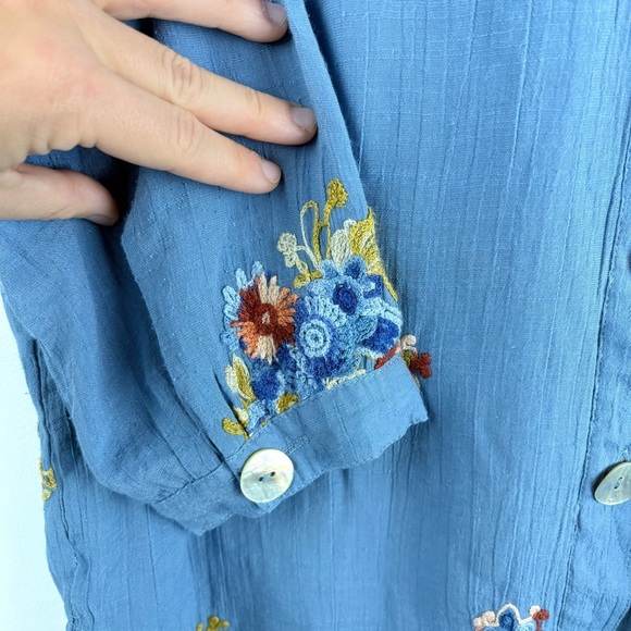 Anthropologie Fig and Flower buttons Embroidered Floral Top M Blue Boho blouse - Picture 4 of 11
